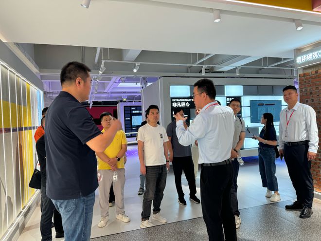 不断创新始终热爱2024年中国家装百强企业抽样调研走进兄弟装饰(图3) 不断创新始终热爱2024年中国家装百强企业抽样调研走进兄弟装饰(图3)